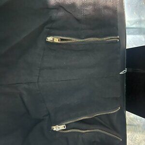 Zenobia short with a double zipper. Size 1 xl